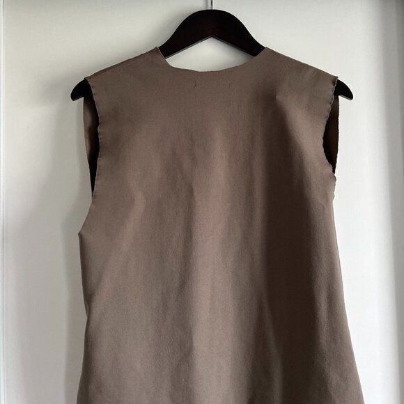 Oak and Fort | Sleeveless Vest With Pockets - Picture 3 of 8